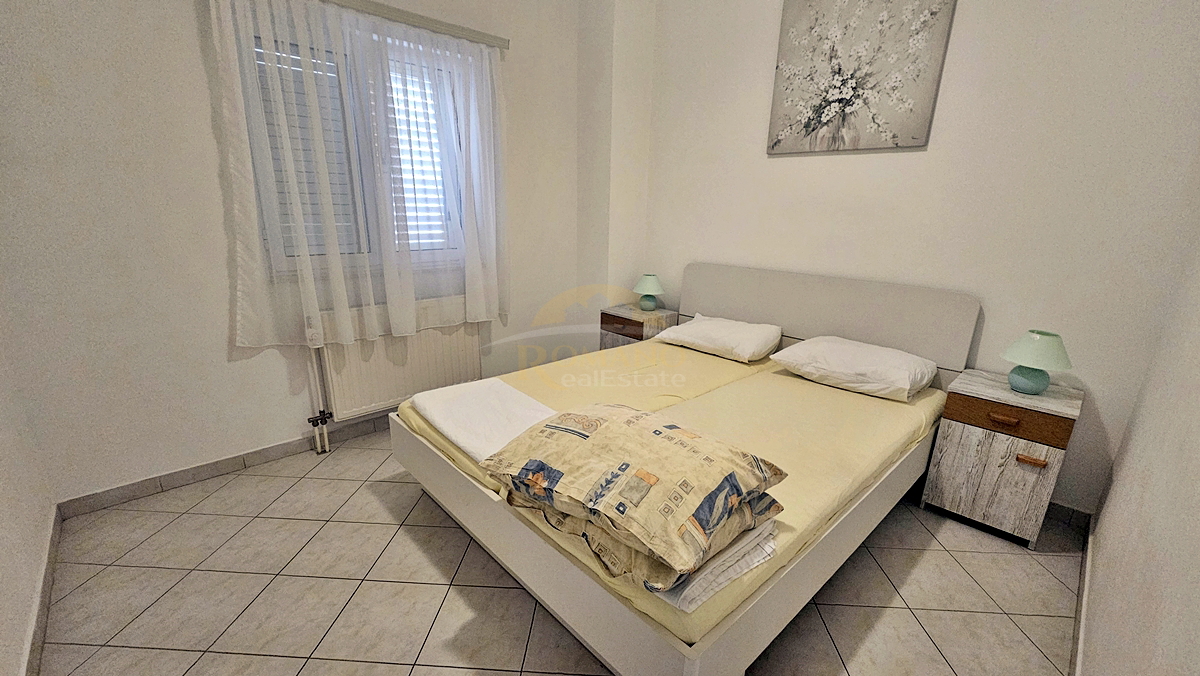 Apartmajska hiša v Okrugu Gornjem/Čiovo, drugi niz od morja - 5 apartmajev